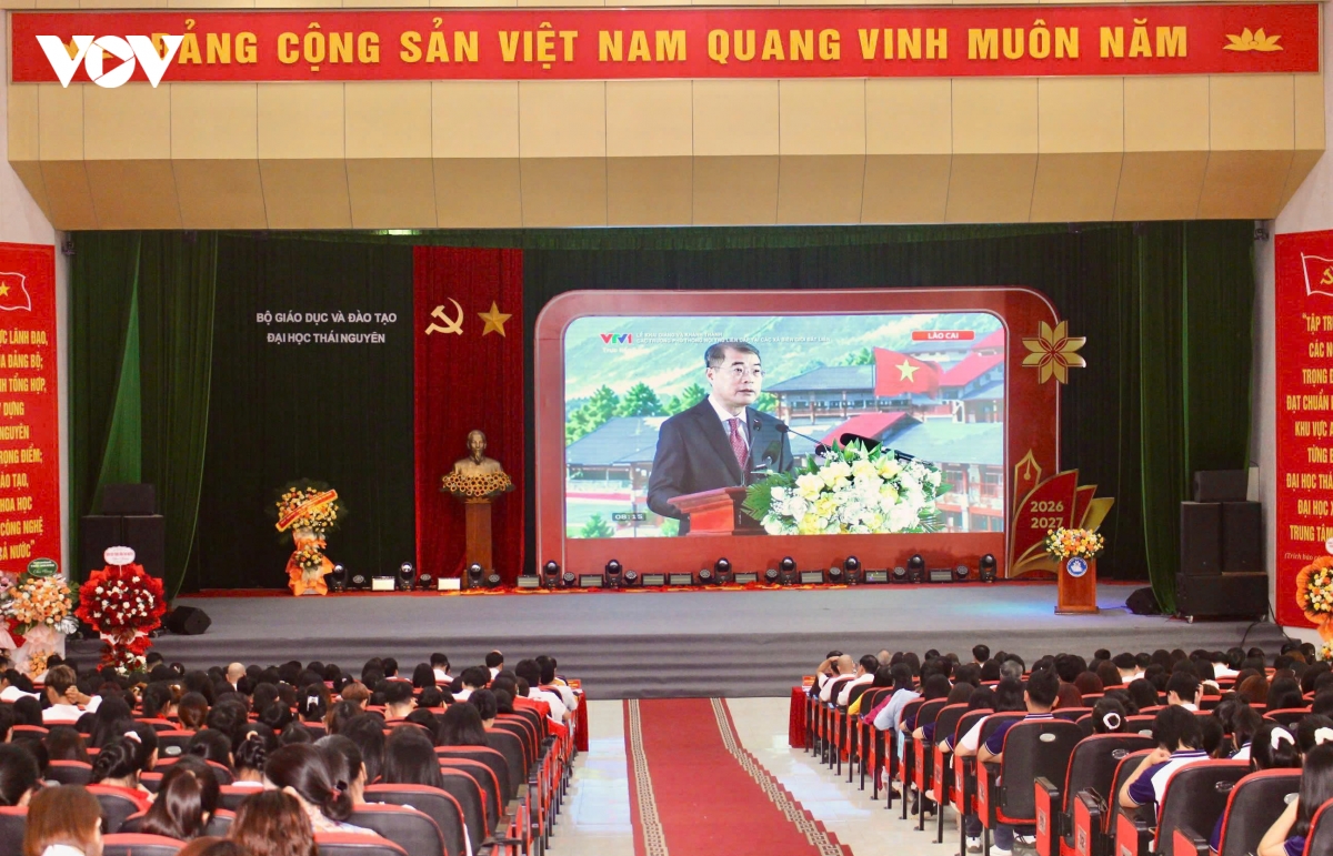 hoc sinh ca nuoc han hoan trong le khai giang nam hoc moi 2026-2027 hinh anh 323