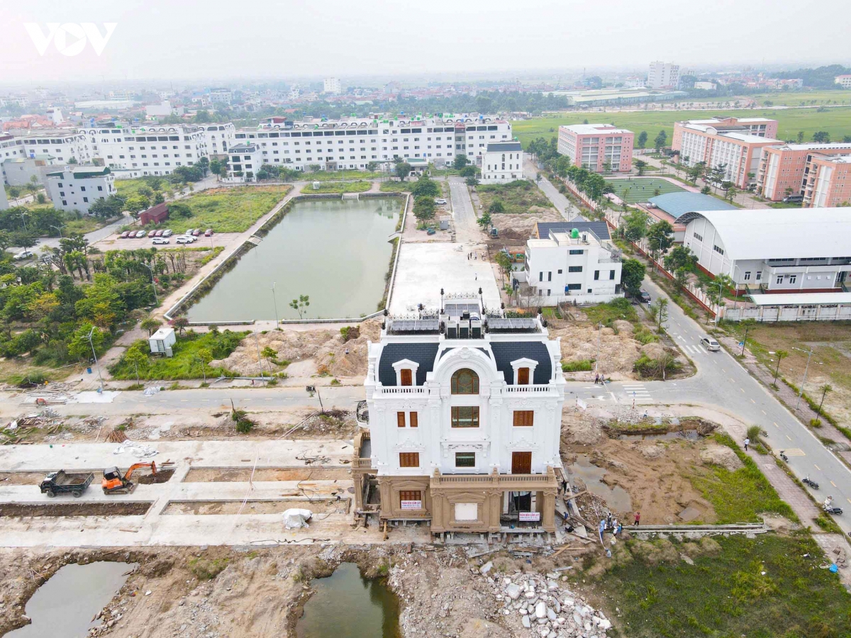 di doi biet thu 4 tang de lam duong ket noi san bay gia binh dien bien moi nhat hinh anh 13