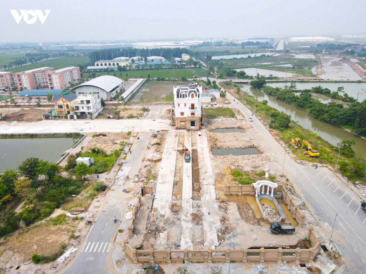 di doi biet thu 4 tang de lam duong ket noi san bay gia binh dien bien moi nhat hinh anh 9