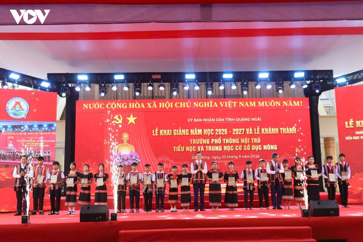 hoc sinh ca nuoc han hoan trong le khai giang nam hoc moi 2026-2027 hinh anh 115