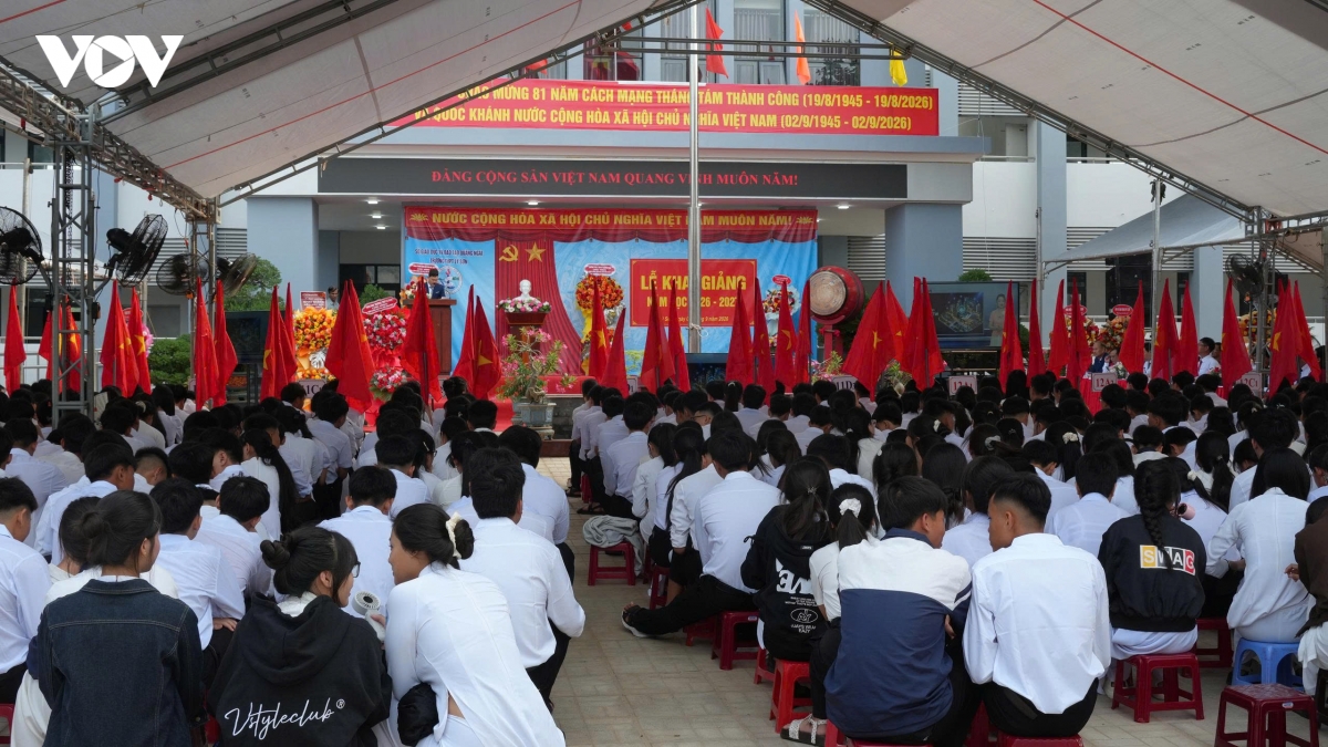 hoc sinh ca nuoc han hoan trong le khai giang nam hoc moi 2026-2027 hinh anh 309