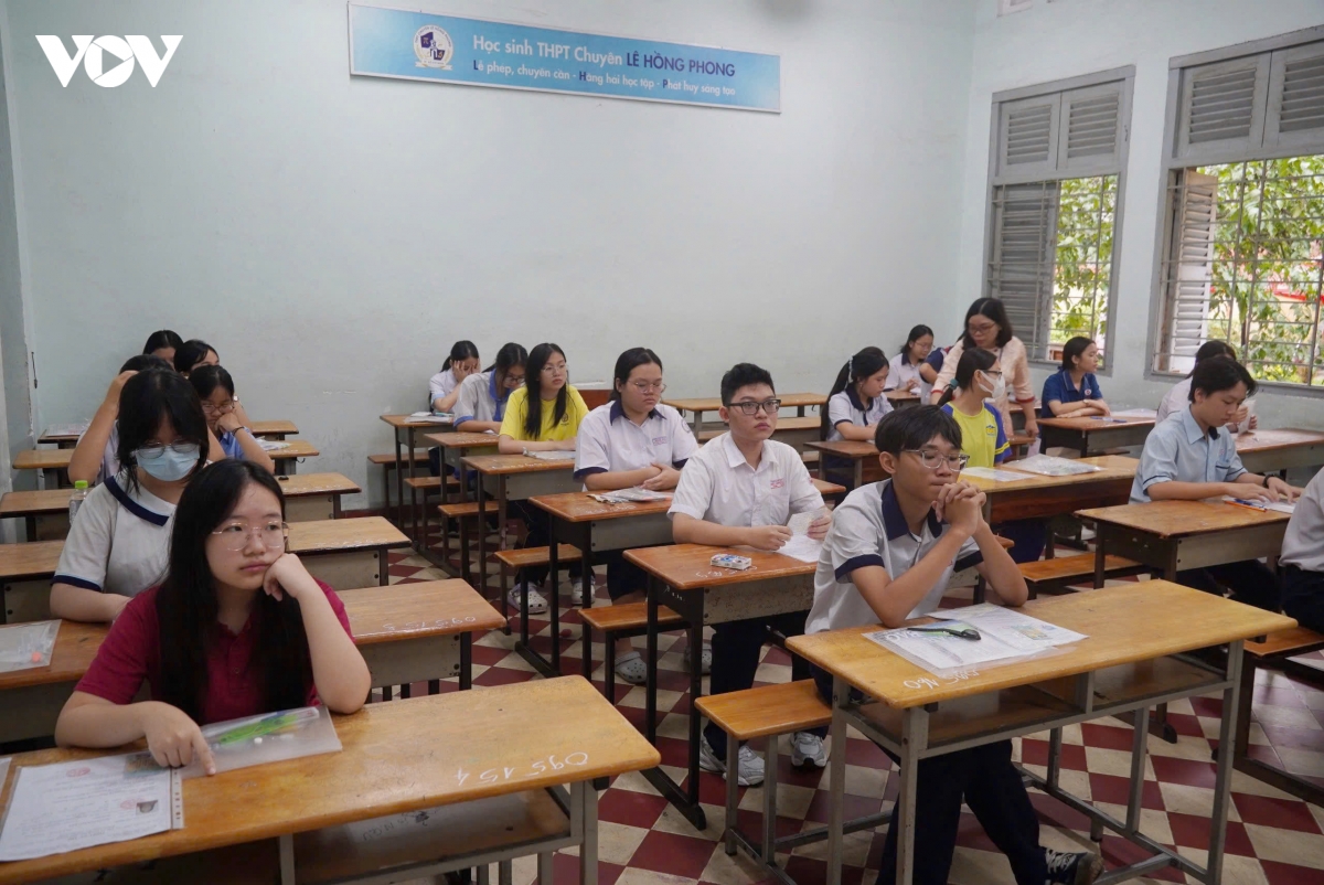 du thao thi lop 10 voi 2 mon De xuat mon ngoai ngu theo dac thu tp.hcm hinh anh 2