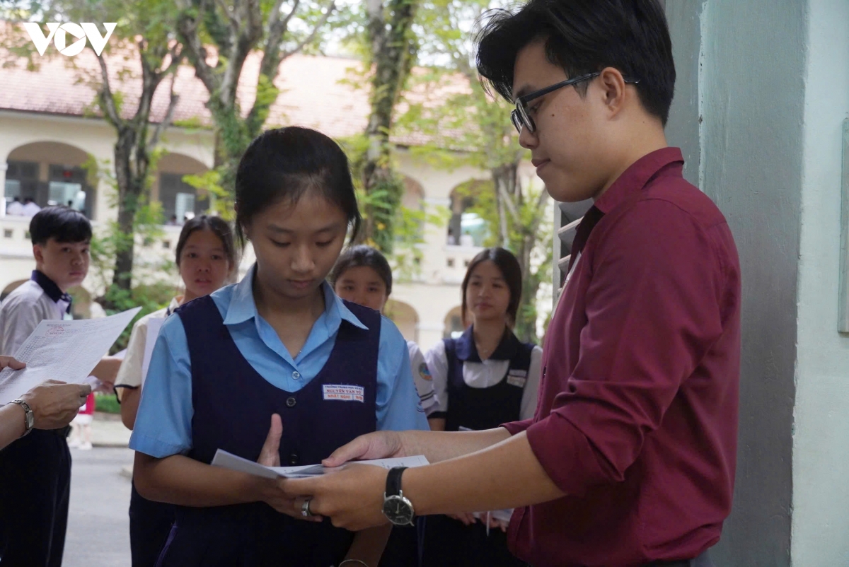 du thao thi lop 10 voi 2 mon De xuat mon ngoai ngu theo dac thu tp.hcm hinh anh 1