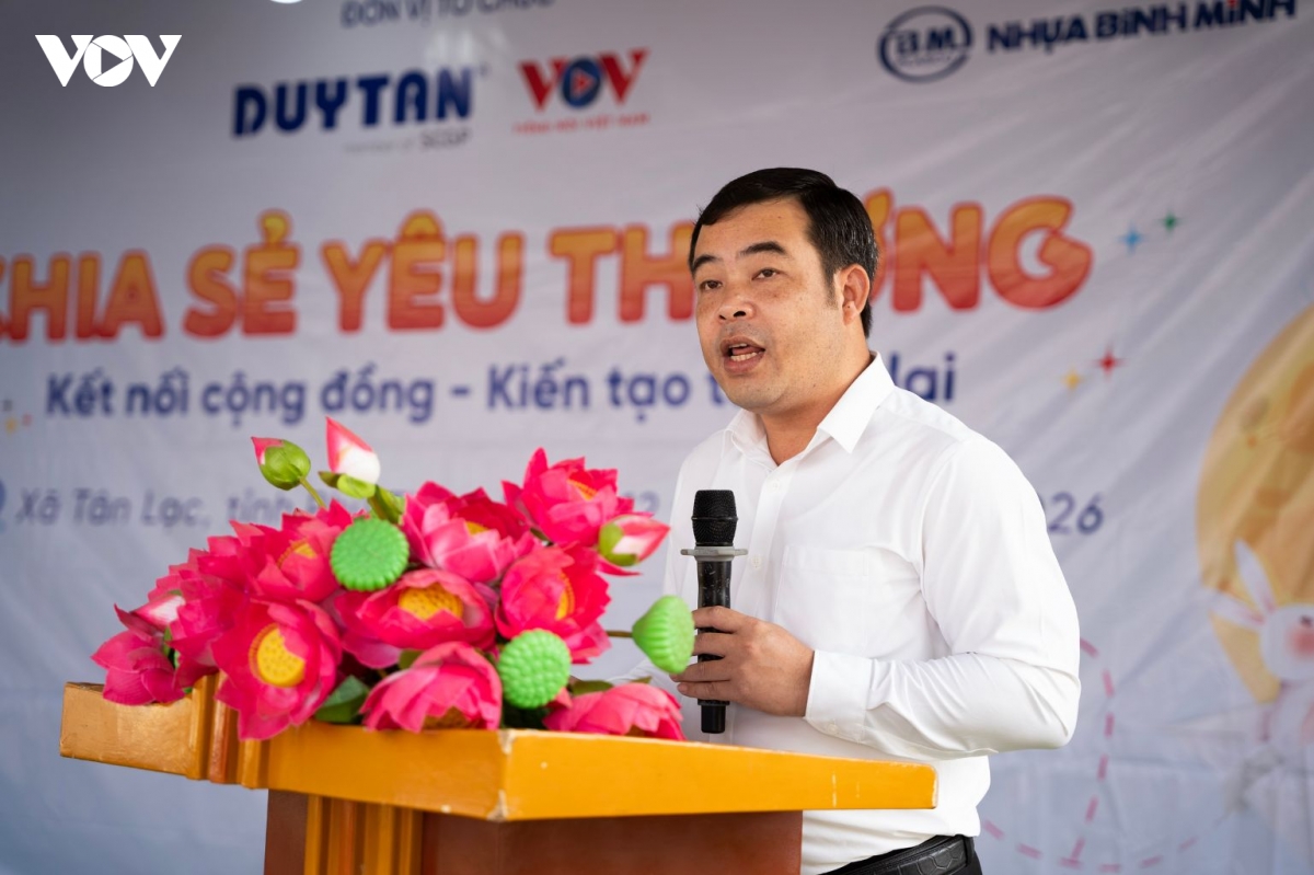 bao Dien tu tieng noi viet nam mang trung thu som den voi tre em tai phu tho hinh anh 6