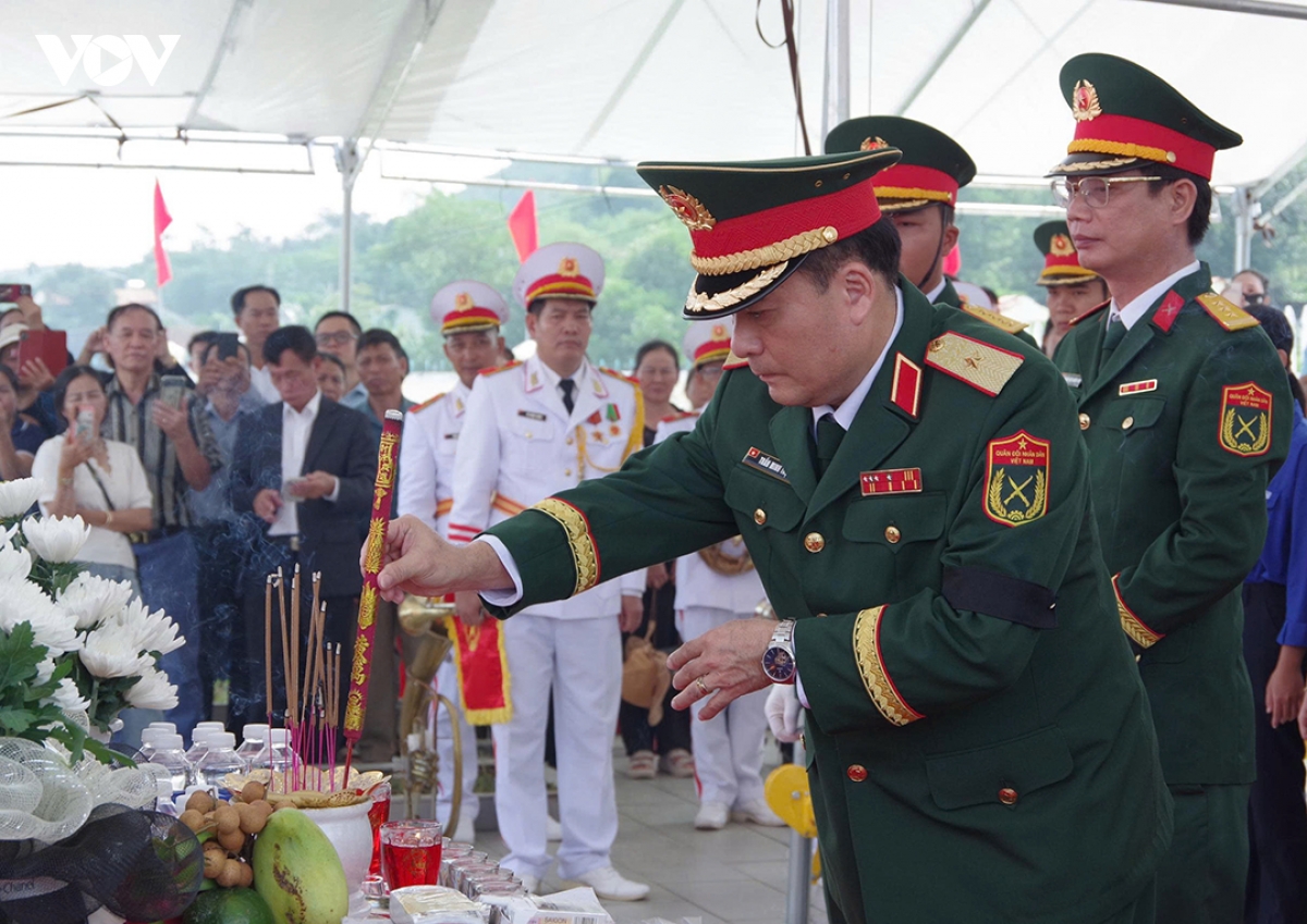 truy dieu, an tang liet si tai xa hiep Duc, Da nang hinh anh 2