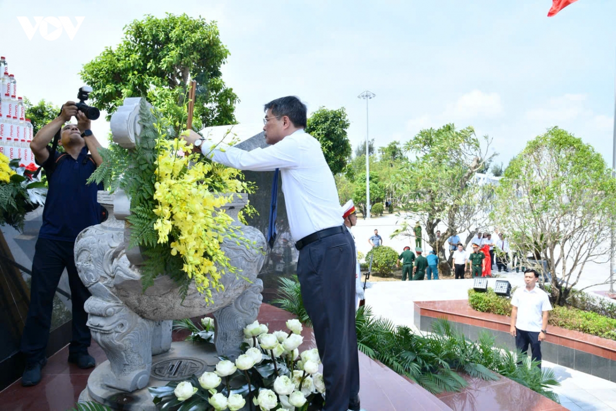 thu tuong le minh hung dang huong tai khu di tich quoc gia dac biet ben k15 hinh anh 2