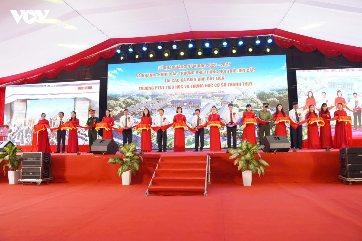 hoc sinh ca nuoc han hoan trong le khai giang nam hoc moi 2026-2027 hinh anh 265