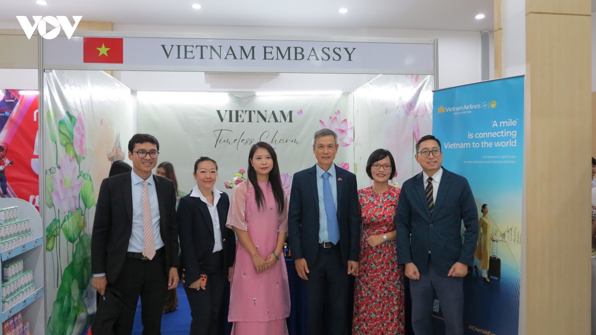 ngay asean 2026 Dua hinh anh viet nam den gan hon voi gioi tre campuchia hinh anh 3