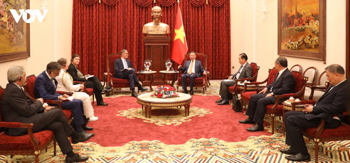 tong bi thu, chu tich nuoc to lam tiep Dai su phap olivier brochet den chao tu biet hinh anh 3