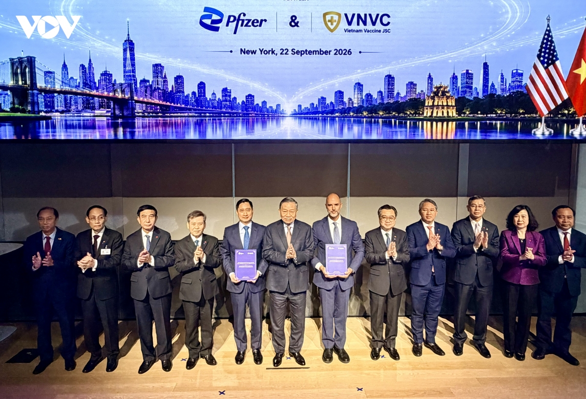 tong bi thu, chu tich nuoc to lam tham va lam viec voi tap doan pfizer tai hoa ky hinh anh 3