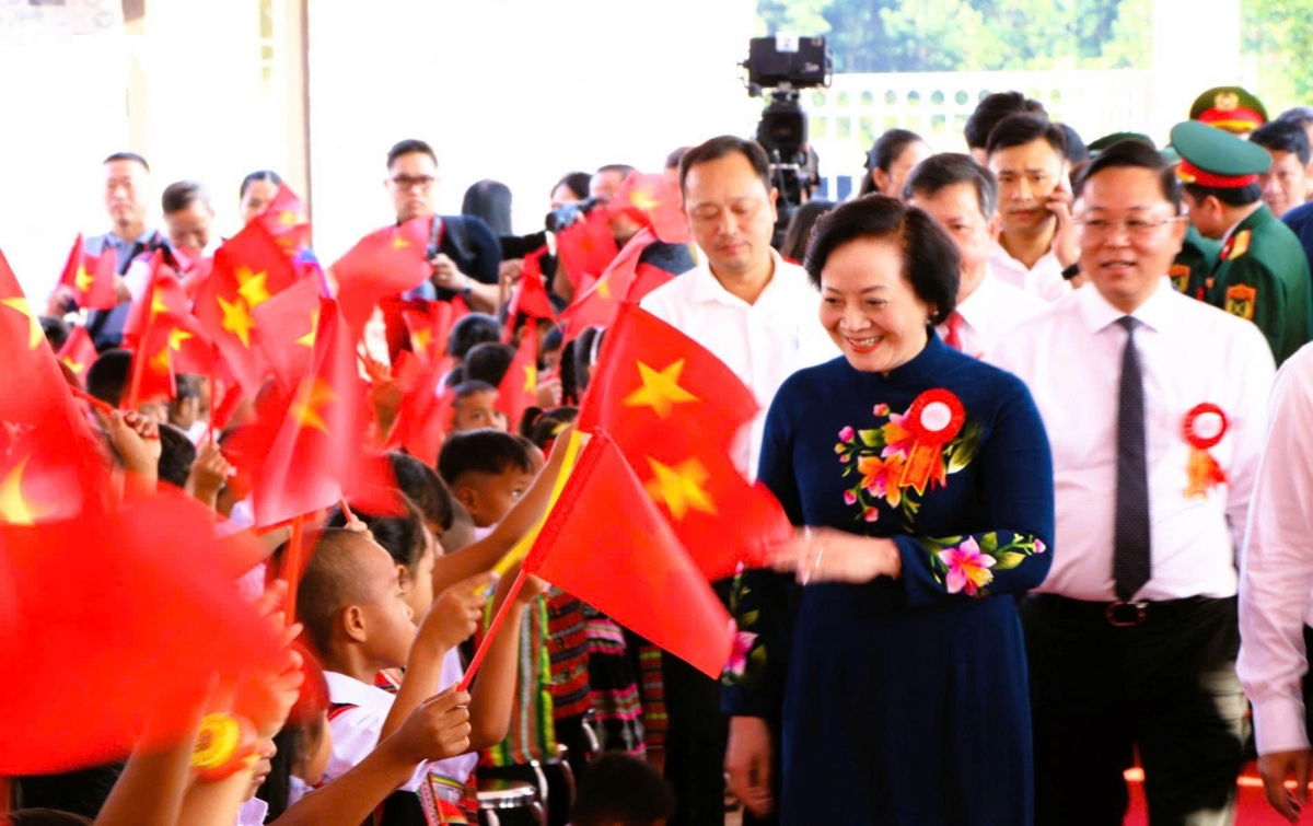 hoc sinh ca nuoc han hoan trong le khai giang nam hoc moi 2026-2027 hinh anh 209
