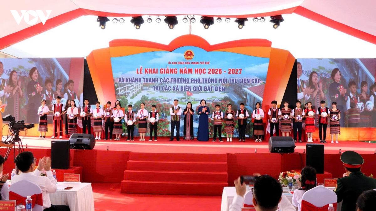 hoc sinh ca nuoc han hoan trong le khai giang nam hoc moi 2026-2027 hinh anh 213