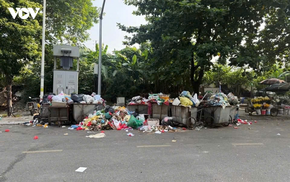 rac thai un u o vinh yen phu tho khi nguoi dan chan duong vao bai rac nui bong hinh anh 7
