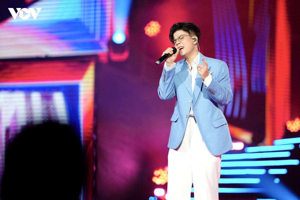 bui cong nam don tim fan nu voi man chung doi khong theo duoi em nua hinh anh 17