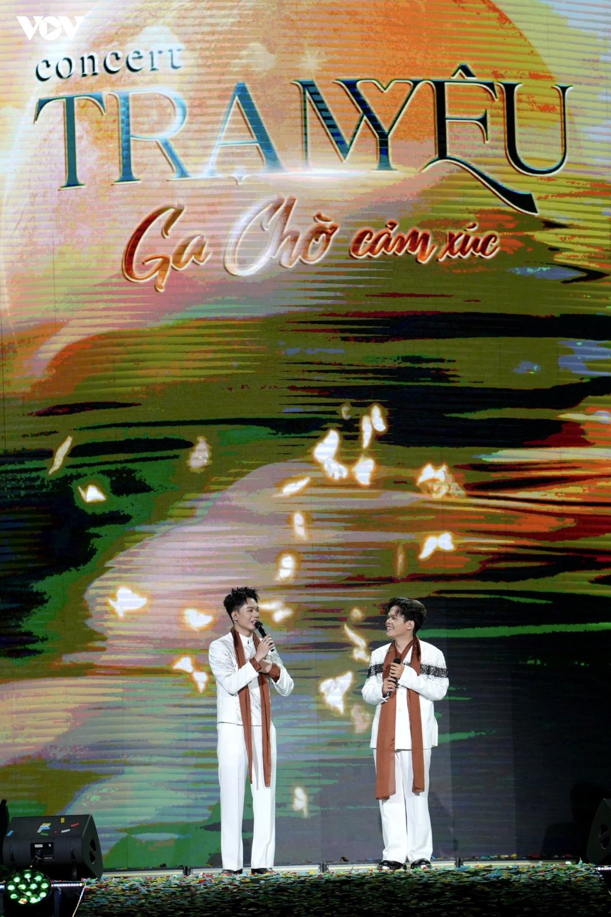 bui cong nam don tim fan nu voi man chung doi khong theo duoi em nua hinh anh 13