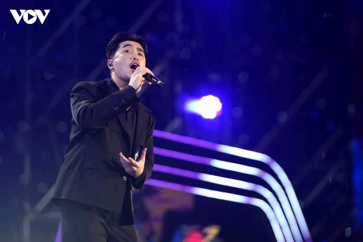bui cong nam don tim fan nu voi man chung doi khong theo duoi em nua hinh anh 7