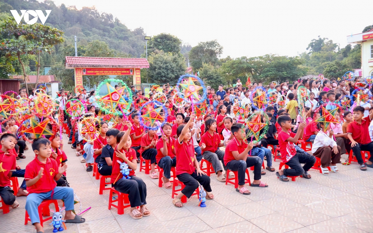 bien cuong am ap dem hoi trang ram hinh anh 3