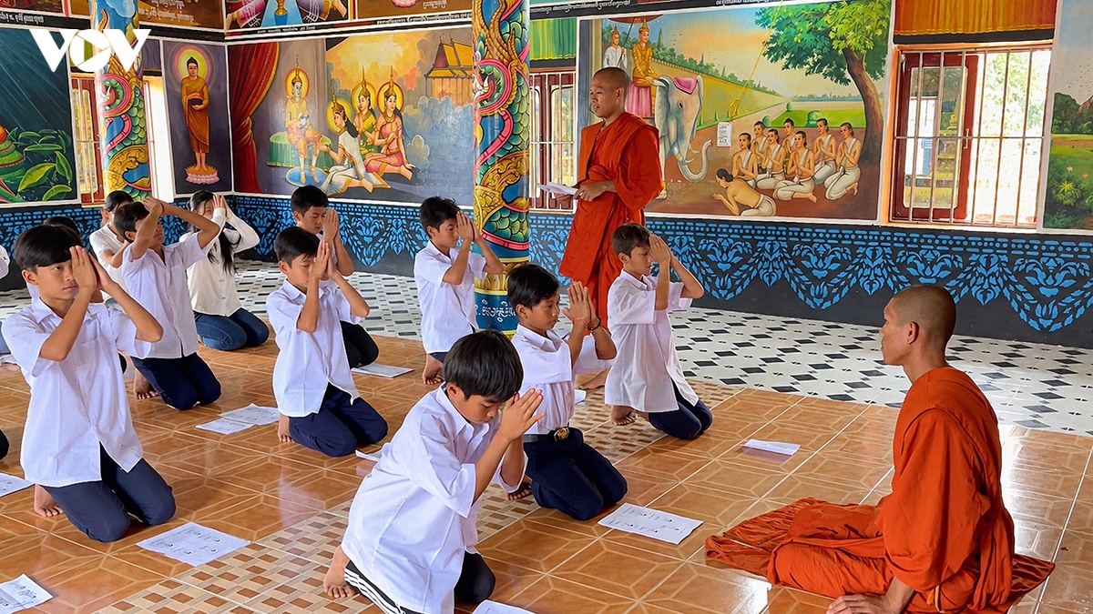 cu chi chap tay bai, chao hoi - net dep trong doi song van hoa cua nguoi khmer hinh anh 2