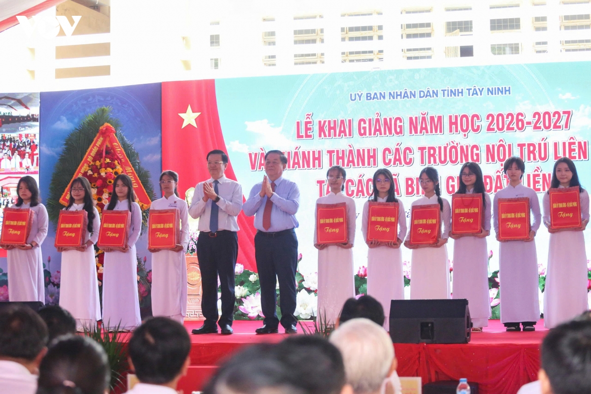 hoc sinh ca nuoc han hoan trong le khai giang nam hoc moi 2026-2027 hinh anh 127
