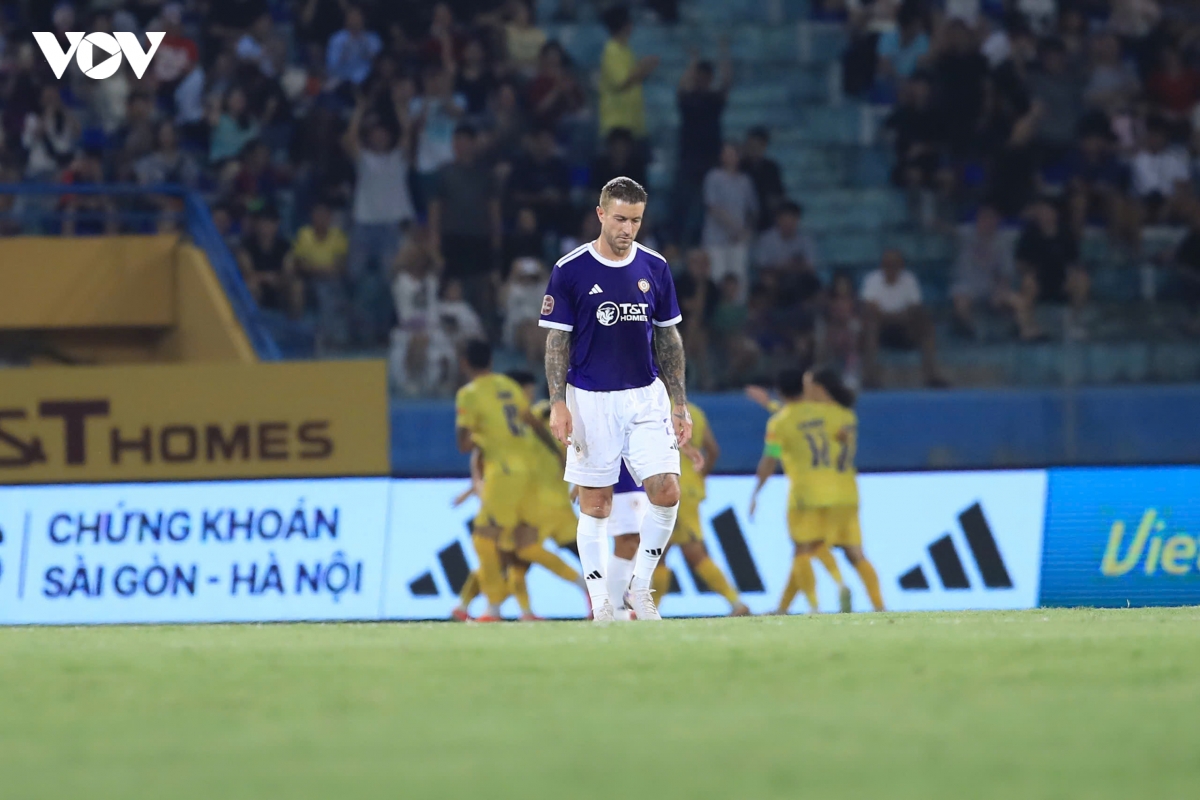 truc tiep ha noi fc 0-2 slna vong 2 v-league 2026 2027 hinh anh 2