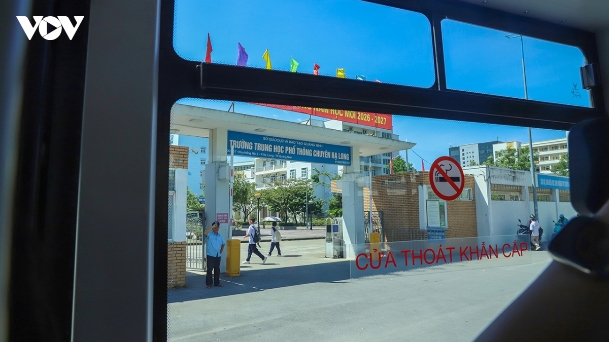 1.700 hoc sinh quang ninh duoc dua don bang xe buyt mien phi hinh anh 8