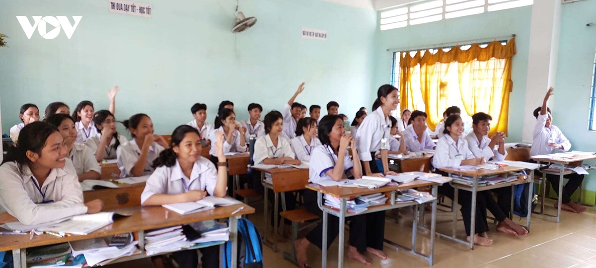 Hệ thống trường Dân tộc nội trú Vĩnh Long giúp con em Khmer chắp cánh ước mơ