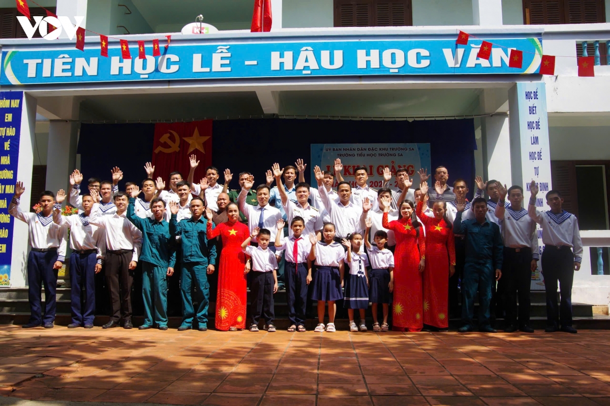 hoc sinh ca nuoc han hoan trong le khai giang nam hoc moi 2026-2027 hinh anh 317