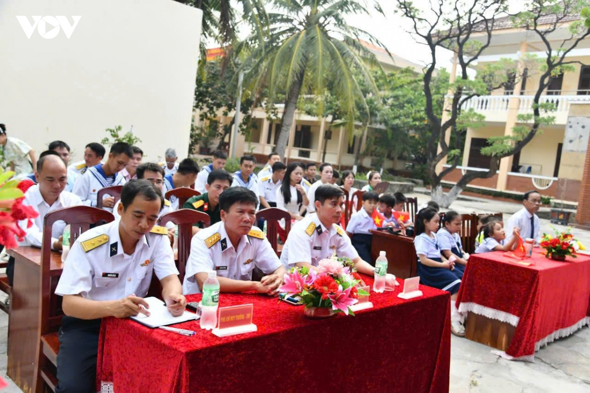 hoc sinh ca nuoc han hoan trong le khai giang nam hoc moi 2026-2027 hinh anh 319