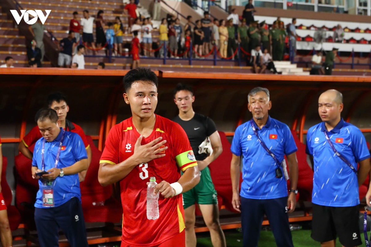 Doi truong u20 viet nam xin loi nguoi ham mo va lua dan em hinh anh 1