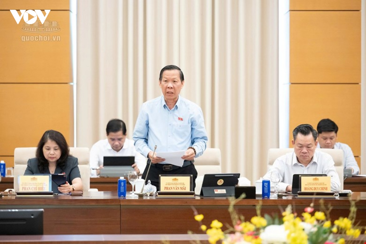 Uy ban thuong vu quoc hoi sua luat chung khoan phai gan voi tang cuong hau kiem hinh anh 2