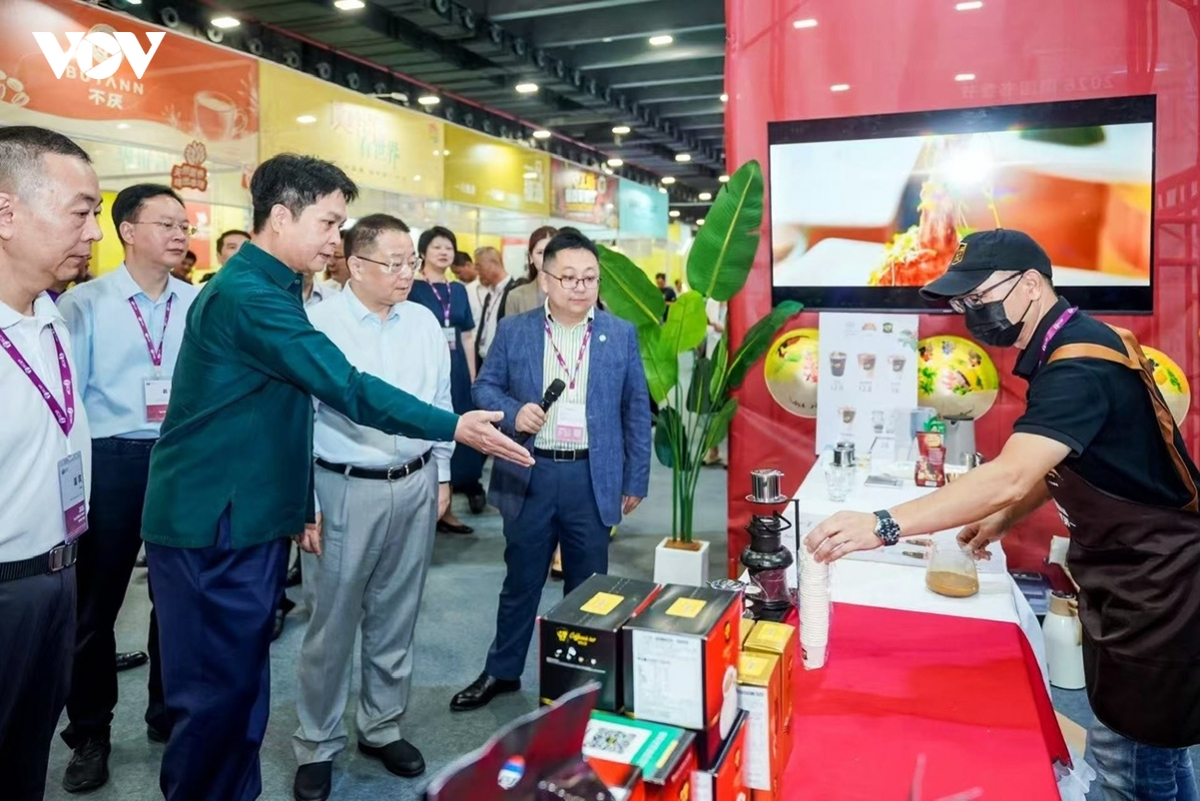 vietnam promotes culture, tourism at southern china book fair picture 1