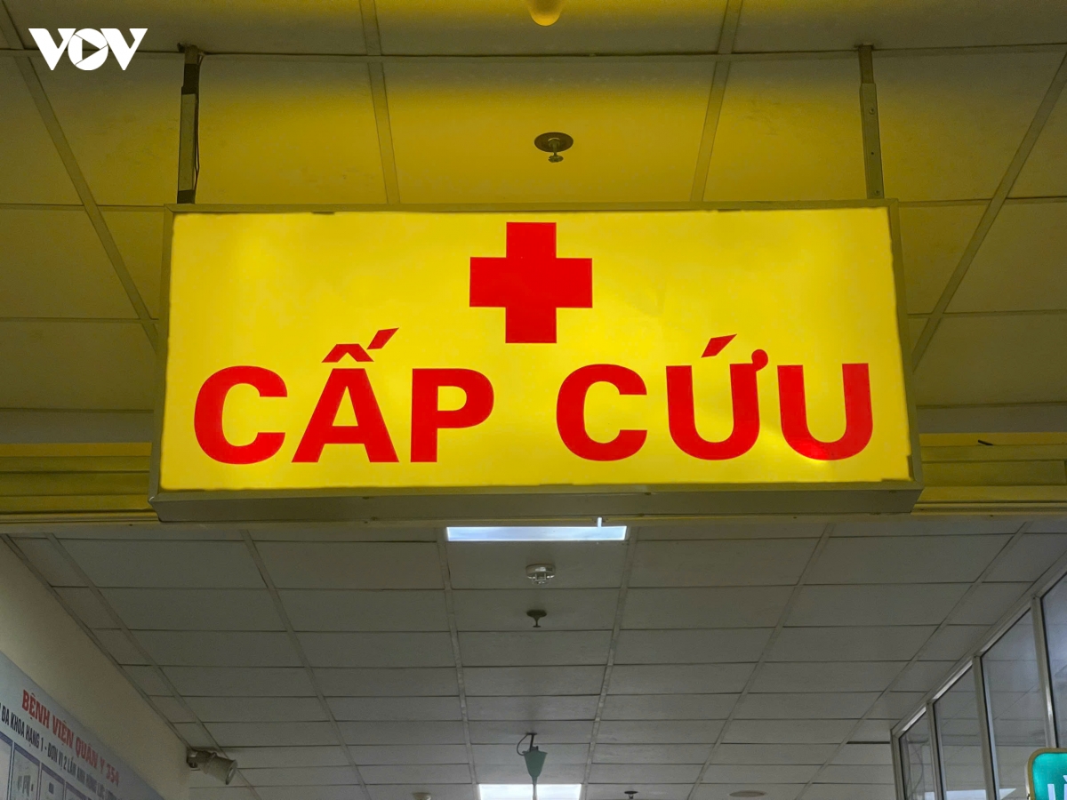Vụ cháy ở Tây Hồ, Hà Nội: Chồng nghi ngộ độc khí CO, vợ bị tràn khí màng phổi