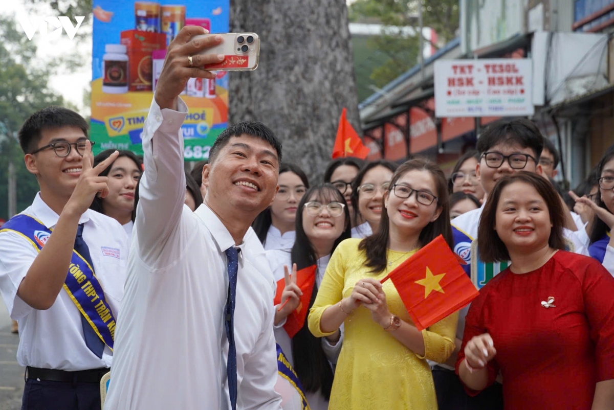 hoc sinh ca nuoc han hoan trong le khai giang nam hoc moi 2026-2027 hinh anh 85