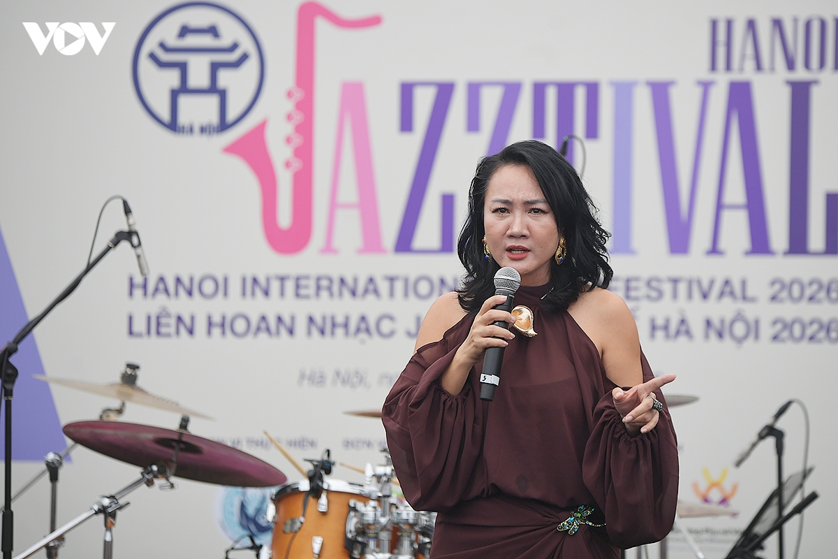 bella forte va woman in jazz man ket hop dac biet lam say dam khan gia thu do hinh anh 13