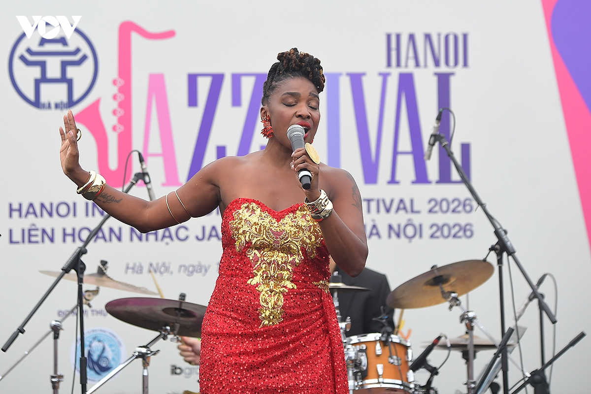 bella forte va woman in jazz man ket hop dac biet lam say dam khan gia thu do hinh anh 10