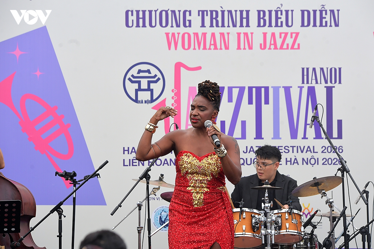 bella forte va woman in jazz man ket hop dac biet lam say dam khan gia thu do hinh anh 11