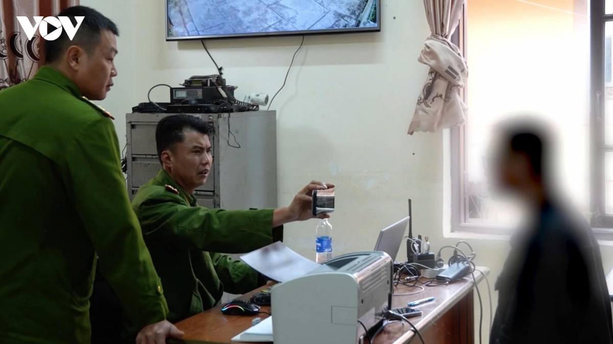 xu ly nguoi dan ong danh cho alaska giua quang truong lam vien - Da lat hinh anh 1