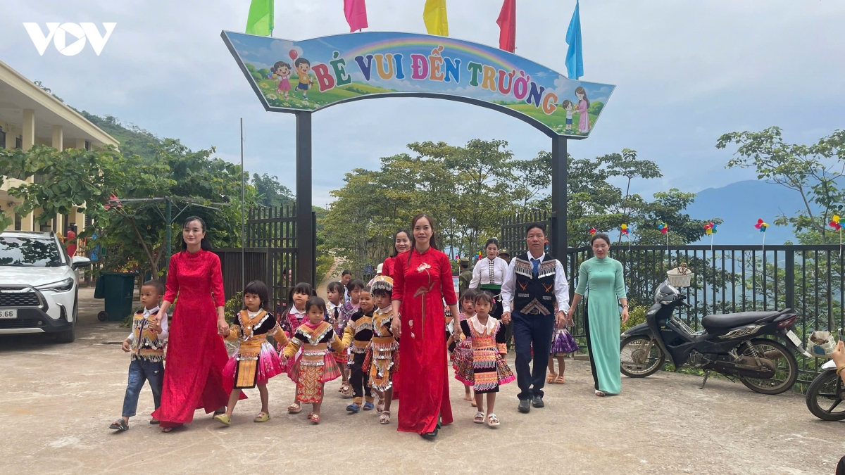 hoc sinh ca nuoc han hoan trong le khai giang nam hoc moi 2026-2027 hinh anh 225