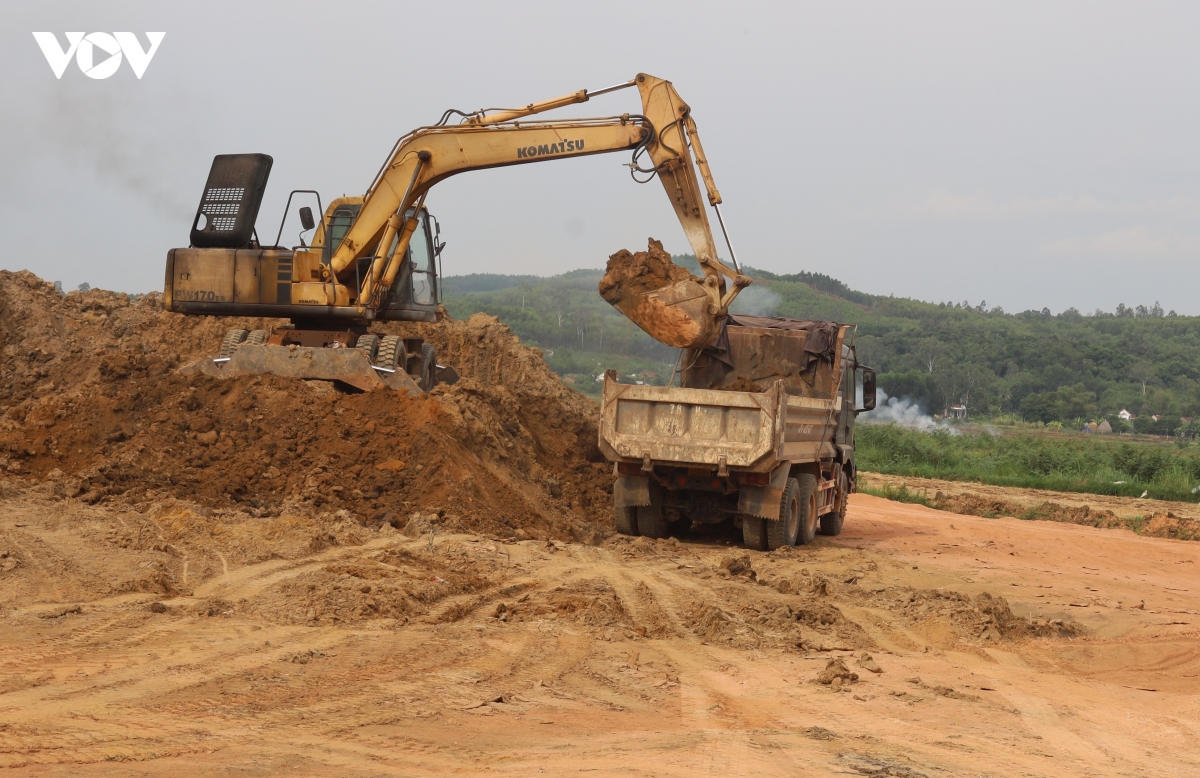 thi cong xuyen le tren cac cong trinh trong diem o tinh quang ngai hinh anh 3