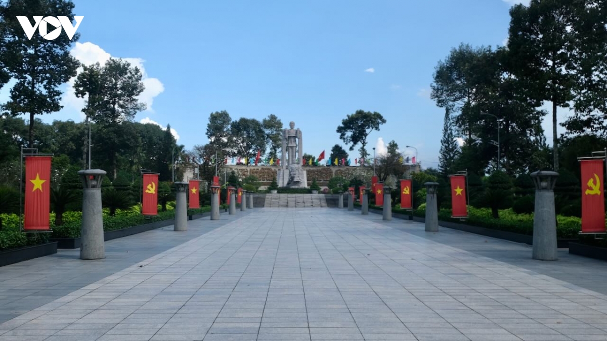 chuan bi chu dao truoc khi don 731 liet si tai cong vien le thi rieng ve an nghi hinh anh 1