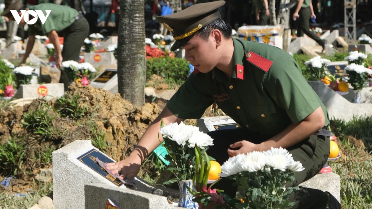 chuan bi chu dao truoc khi don 731 liet si tai cong vien le thi rieng ve an nghi hinh anh 5