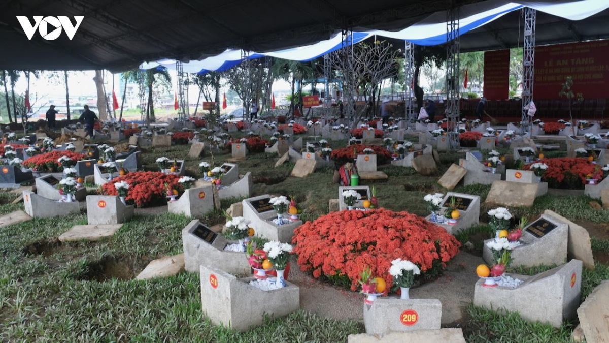 chuan bi chu dao truoc khi don 731 liet si tai cong vien le thi rieng ve an nghi hinh anh 9