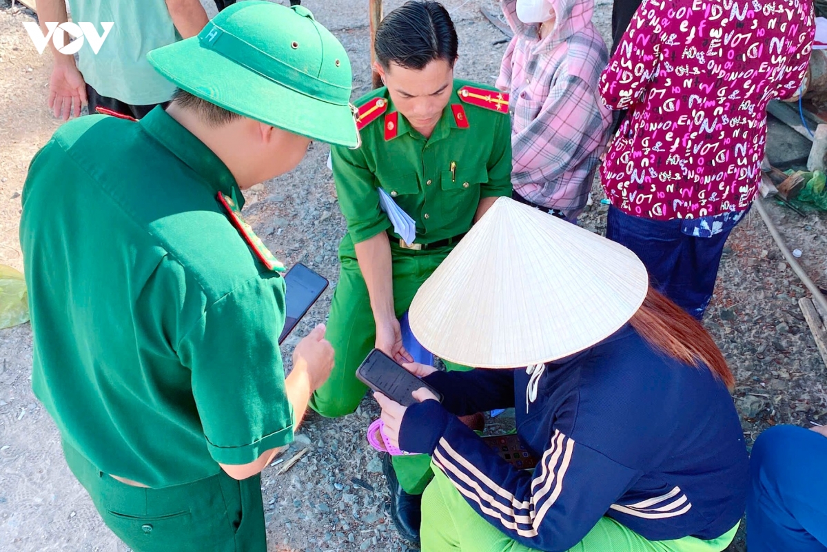 Dua ky nang so den voi nguoi dan tren dao hon chuoi, ca mau hinh anh 1