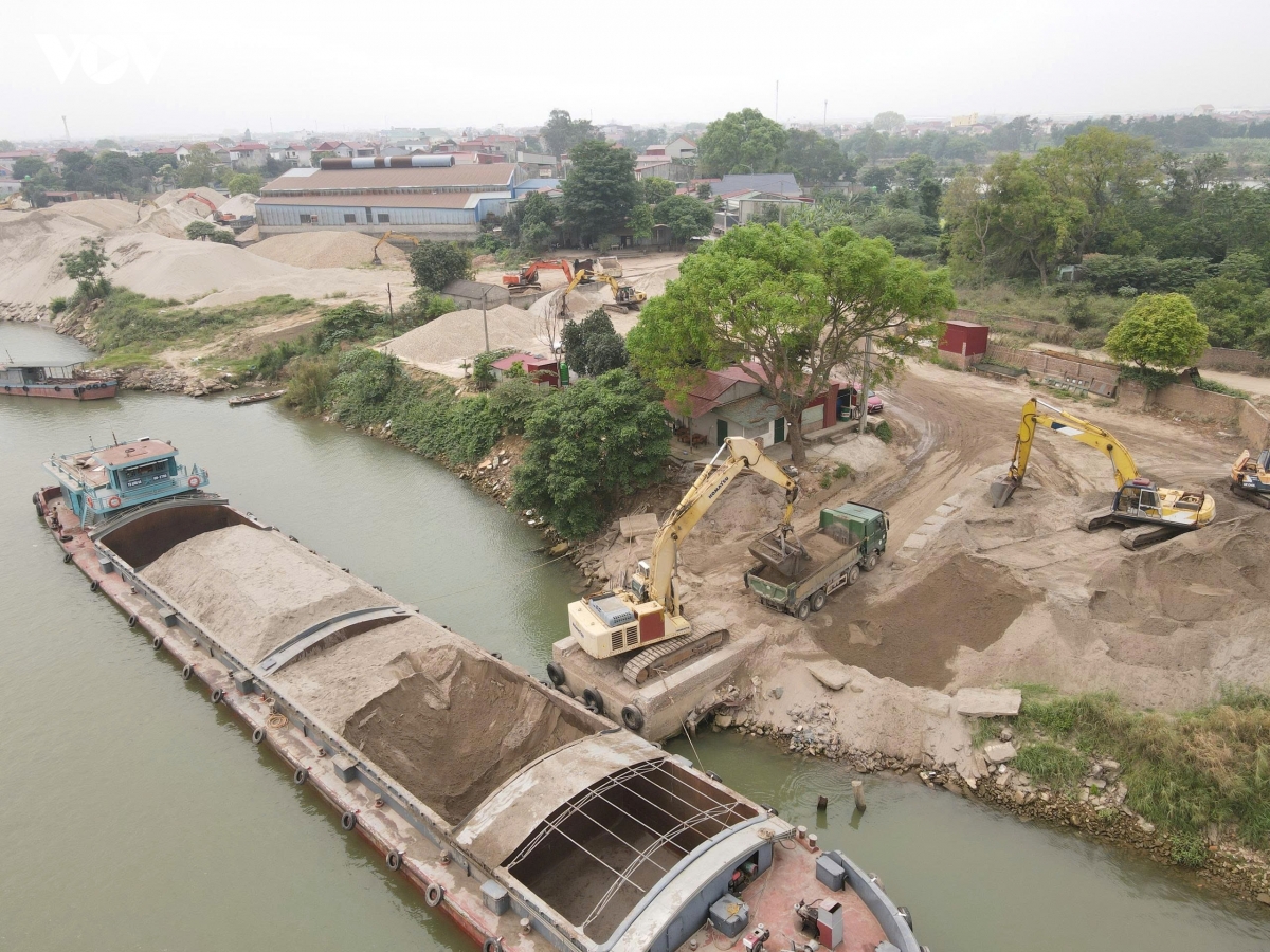 bac ninh yeu cau dinh chi ben bai, tram tron be tong trai phep hinh anh 2