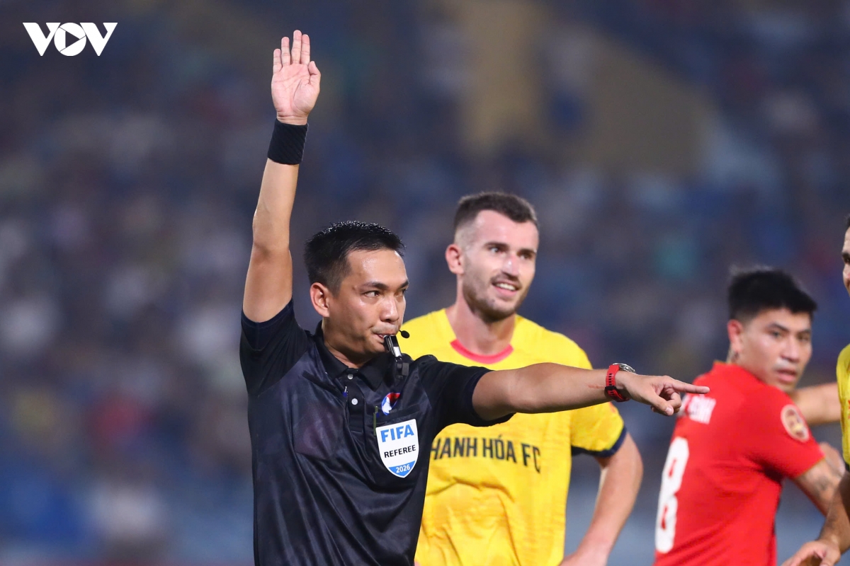 clb cahn mat diem tiec nuoi trong ngay Dinh bac khai hoa o v-league 2026 27 hinh anh 10
