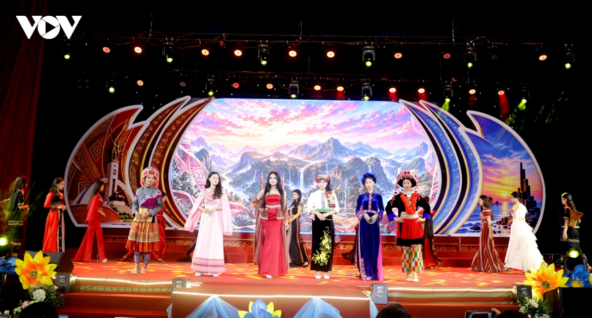 Dak lak ton vinh van hoa, ket noi nong san tren nen tang so hinh anh 1