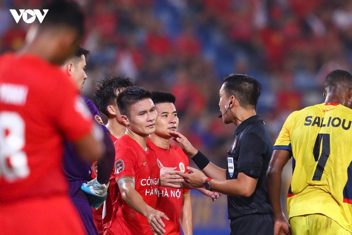 clb cahn mat diem tiec nuoi trong ngay Dinh bac khai hoa o v-league 2026 27 hinh anh 11
