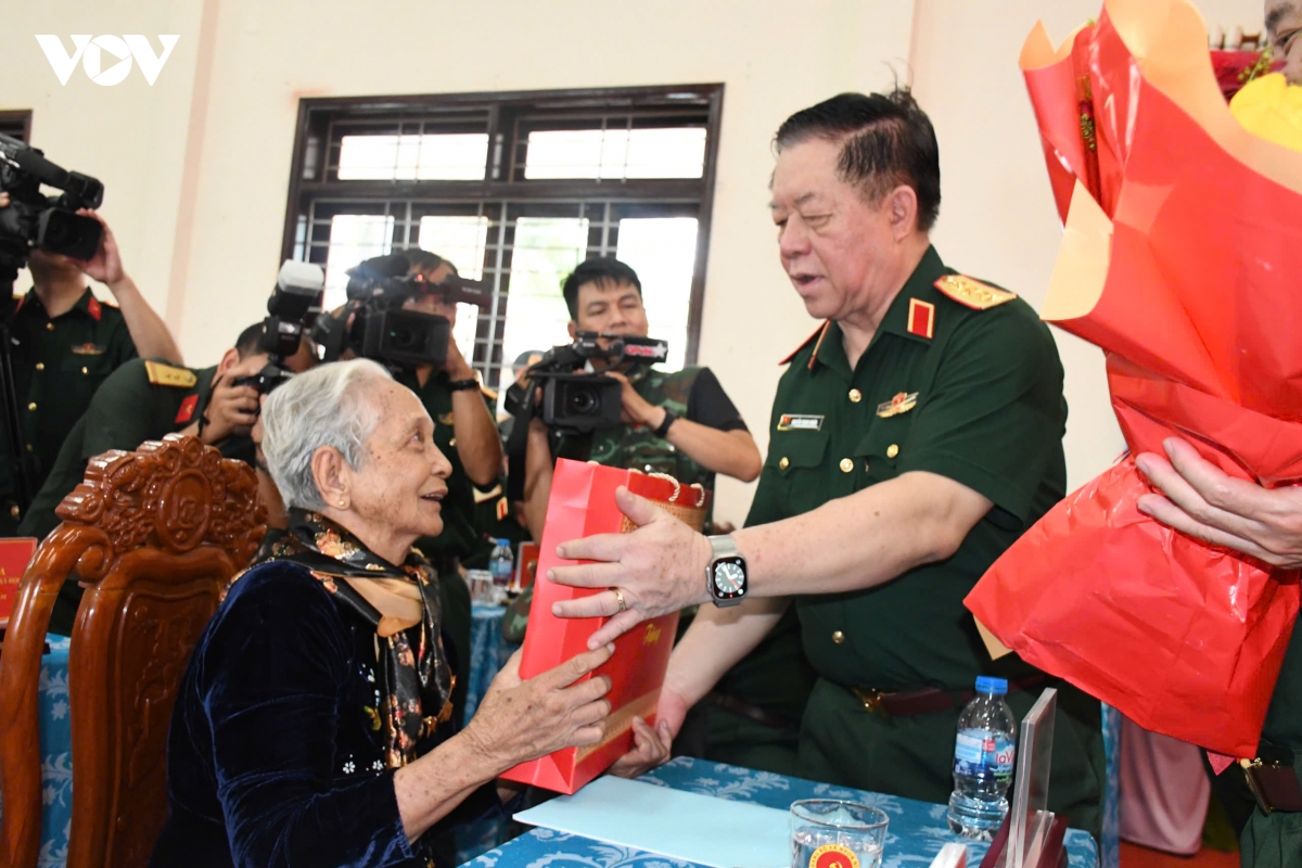 Dai tuong nguyen trong nghia du ky niem 80 nam chien khu 8 hinh anh 1