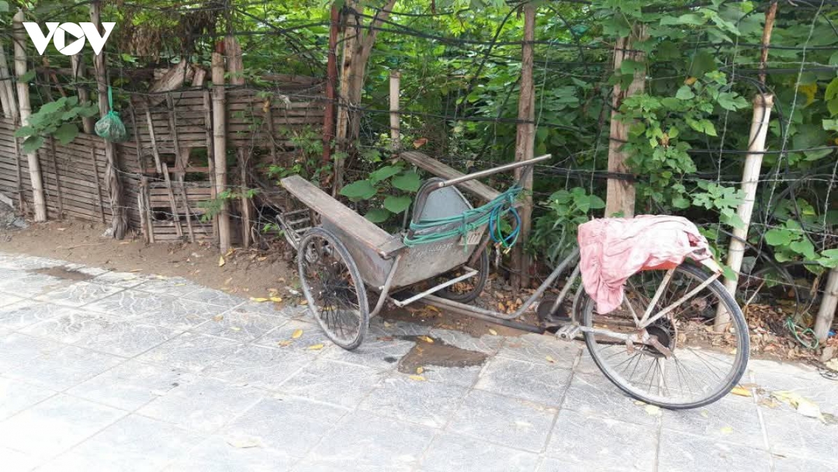 may qua, toi qua bon tre khong dua xe hinh anh 3