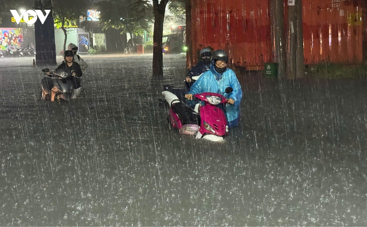 cong trinh thi cong keo dai, nguoi dan hoc mon kho vi bui va ngap hinh anh 9